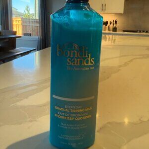 ✨CLOSET CLEAR OUT ✨ NEW -  BONDI SANDS - Everyday gradual tanning milk.